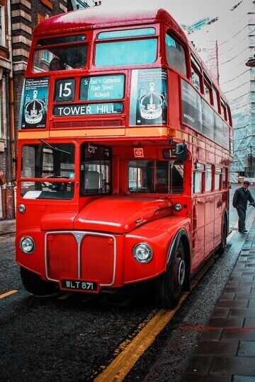 London Red double decker bus | FlyCheapAlways