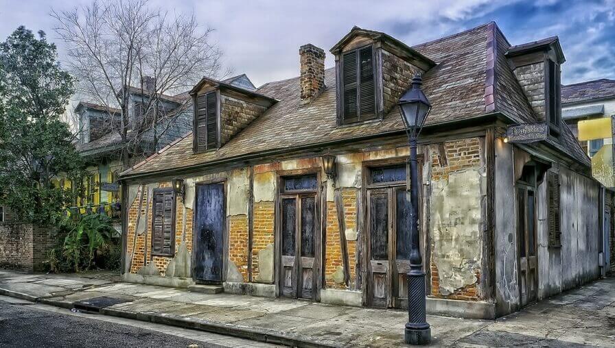 lafittes blacksmith shop in New orleans | FlyCheapAlways